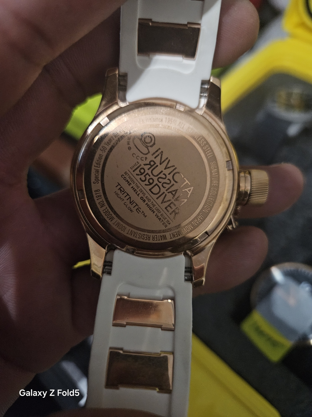 Invicta Men’s Rose Gold & White Chronograph Watch 40mm - Picture 3 of 3